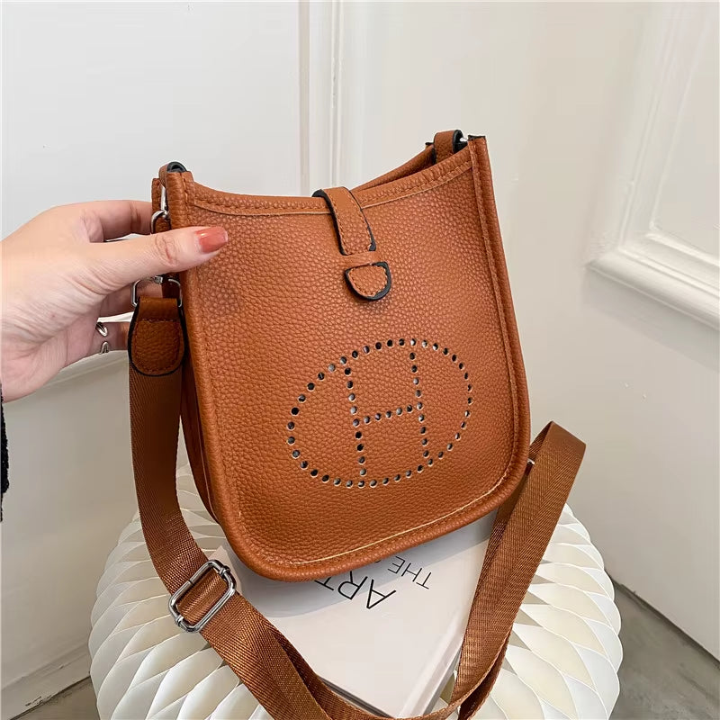 2025 New High-Quality Soft Leather Hollow Bucket Bag - Women'S Retro Texture Multi-Purpose Single Shoulder Crossbody Commuting B