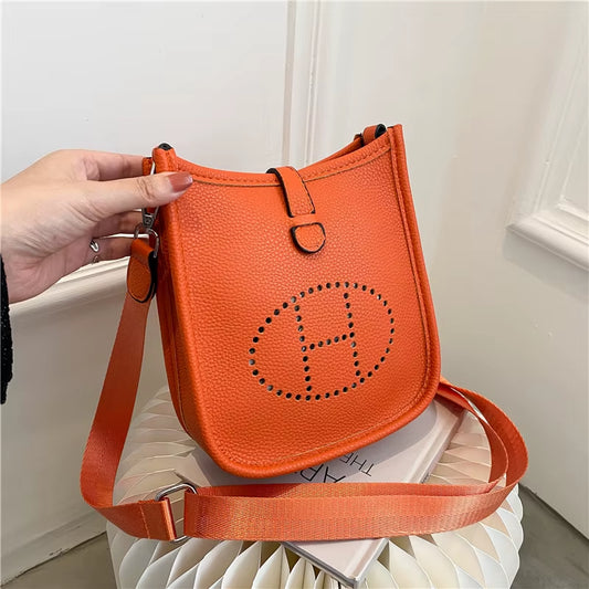 2025 New High-Quality Soft Leather Hollow Bucket Bag - Women'S Retro Texture Multi-Purpose Single Shoulder Crossbody Commuting B
